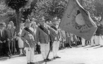 Schützenfest 1950. Von links: Ludwig Grasmann, August Burbach und Jakob Brand.