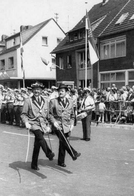major_und_adju